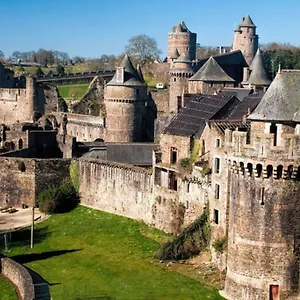 Appartement Proche Gare Routiere, Fougères